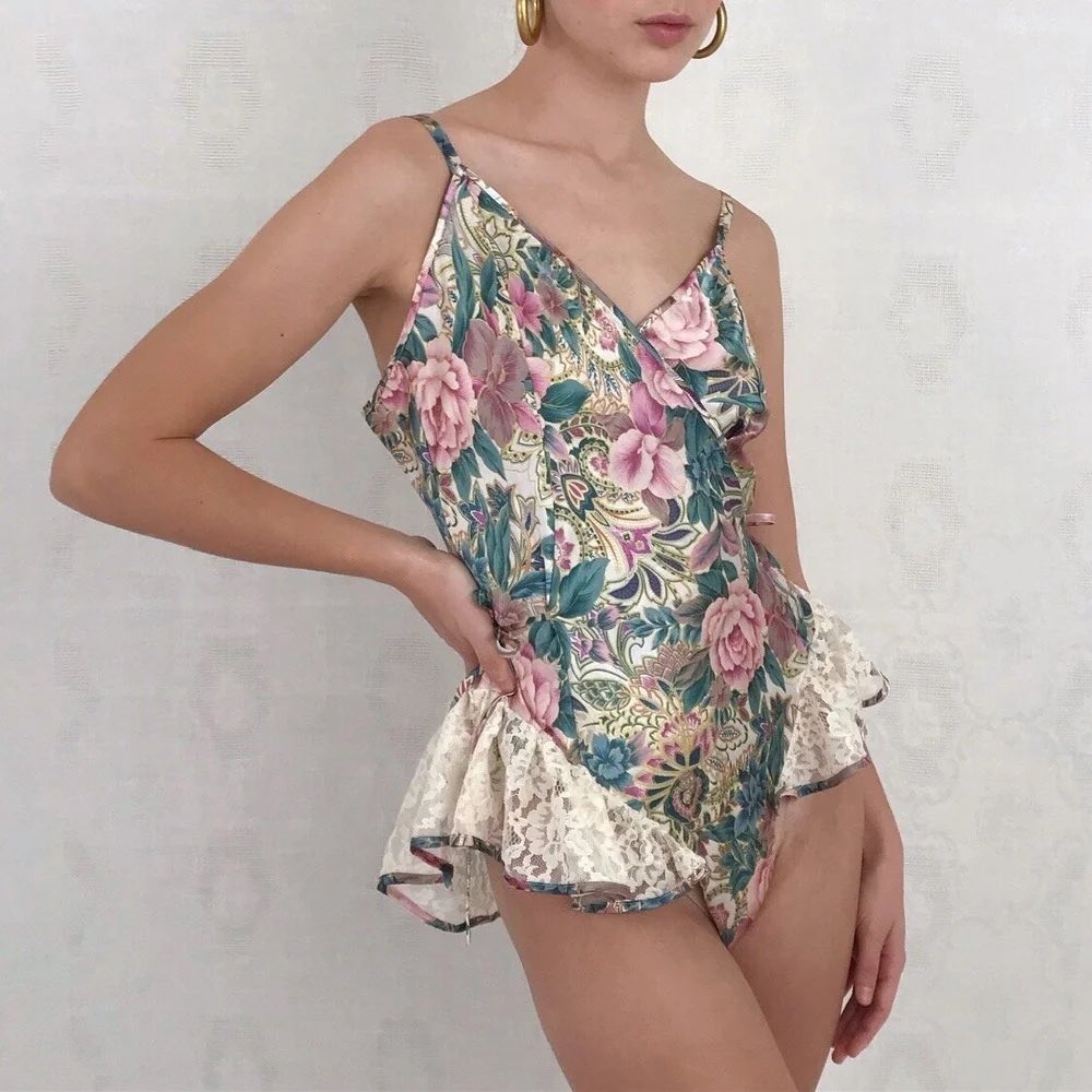 Vintage Victoria's Secret Gold Label Floral Teddy Roses Lace Sexy Y2K Size M